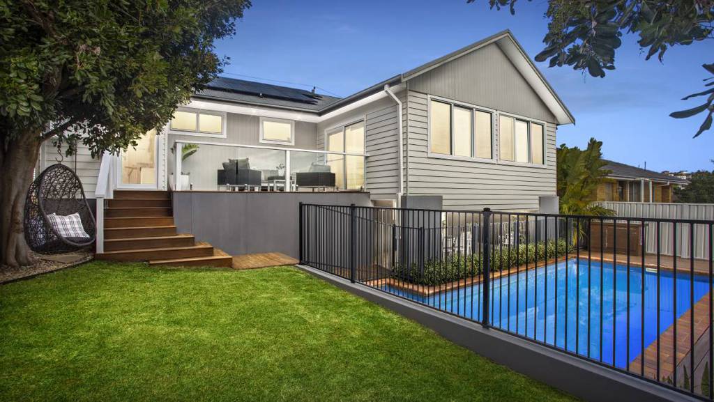 Street record set at Merewether Heights' Sun Hill Drive with auction