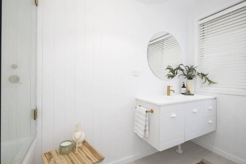 Looking for a house under the median value of 841,296 in Newcastle and