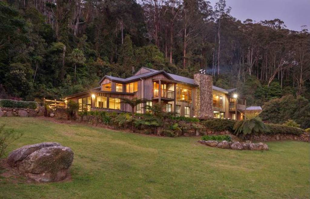Kangaroo Valley luxury homes sell for millions after more than a year on the market
