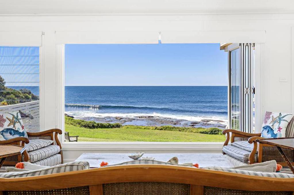 Home on Headland Drive, Gerroa, last sold in 1995, fetches 5 million