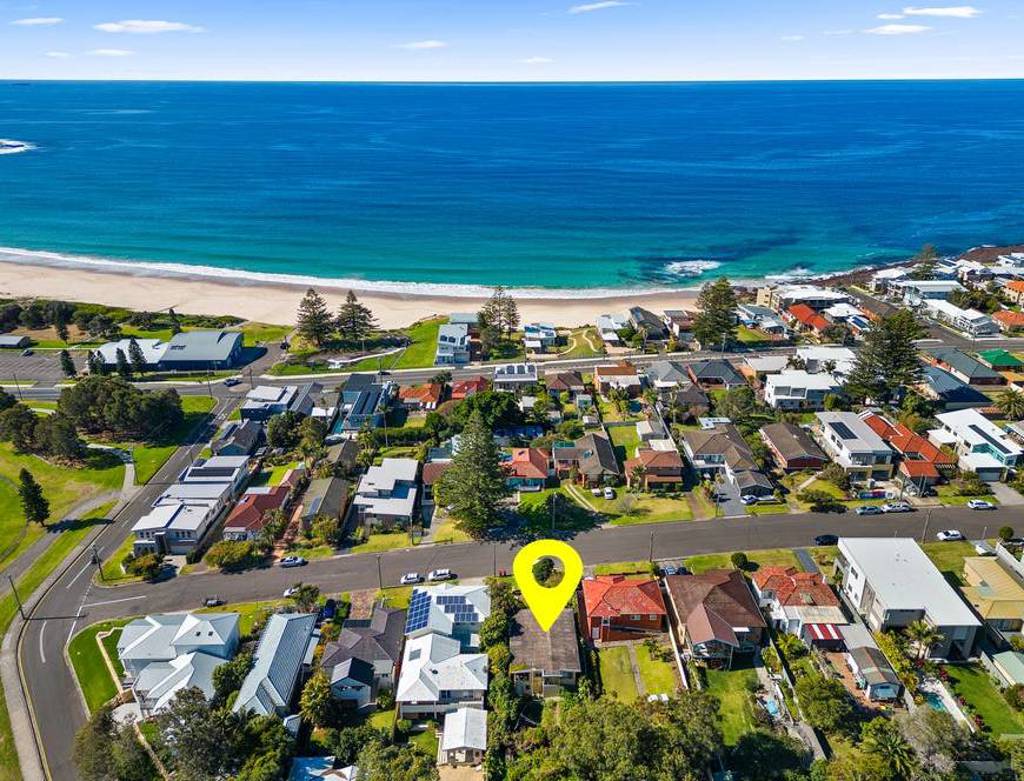 Shellharbour Village home sells above reserve at auction