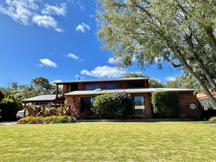 18 Harwood Road, Geographe, WA 6280 Property Details