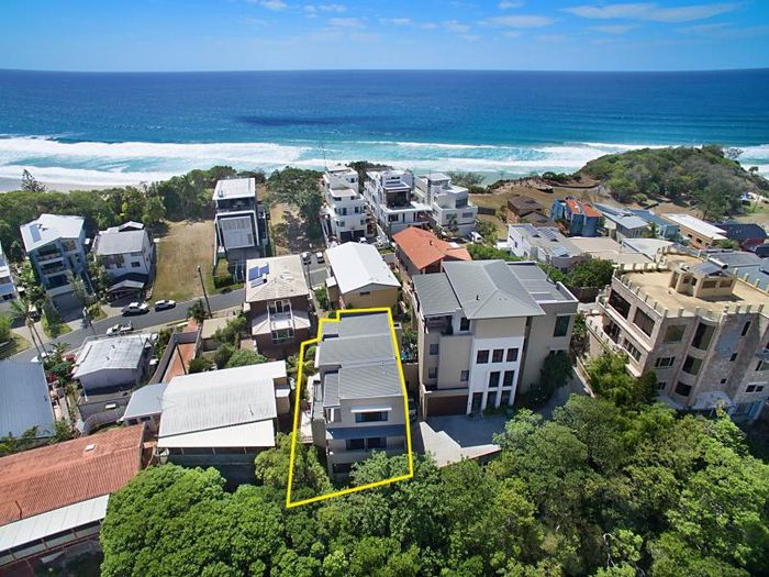 2/18 Brakes Crescent, Miami, QLD 4220 Property Details