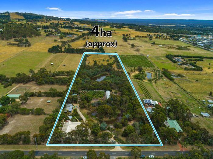 273 Road, Gisborne, VIC 3437 Property Details