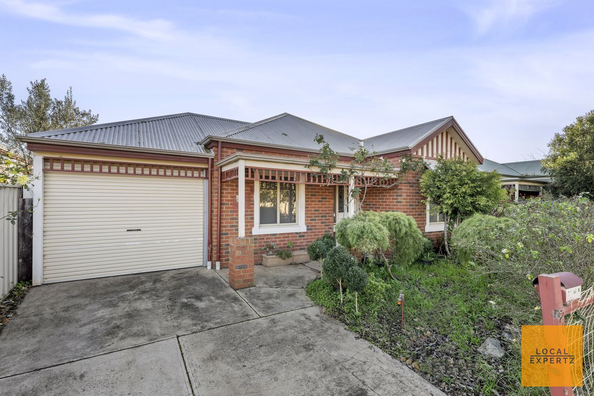CAROLINE SPRINGS for Rent 20 Edgbaston Parade, Caroline Springs, VIC