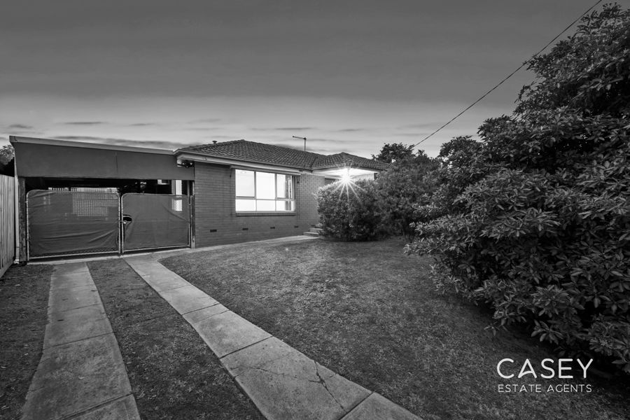 8 Harrison Drive, Cranbourne, VIC 3977 for Sale