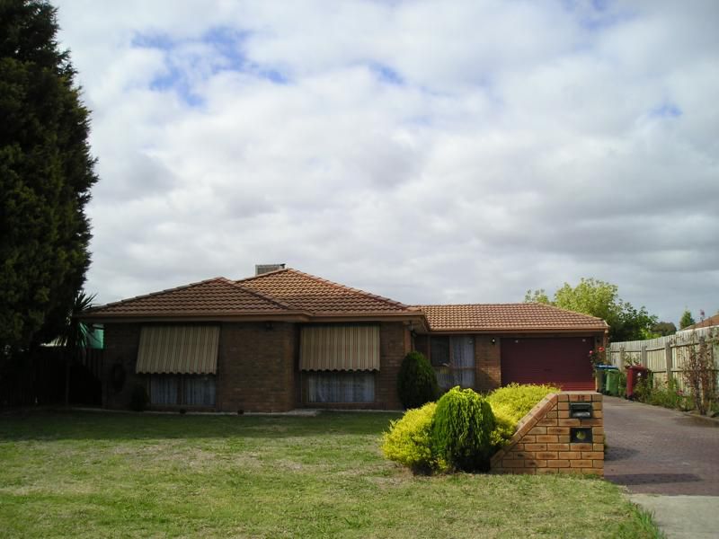 13 Laggan Court, Endeavour Hills, VIC 3802 for Sale