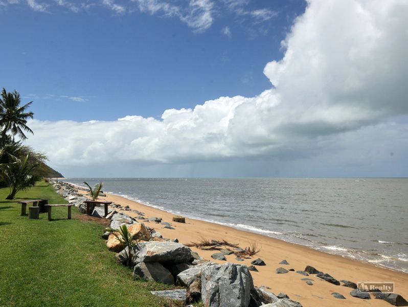 36 Elizabeth Street, Flying Fish Point, QLD 4860 for Sale