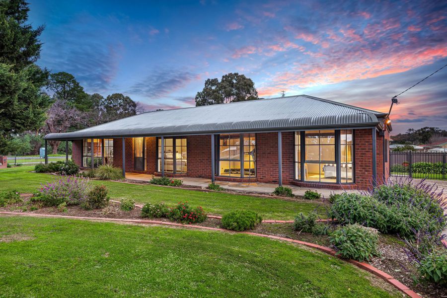 24 Crusoe Road, Kangaroo Flat, VIC 3555 for Sale