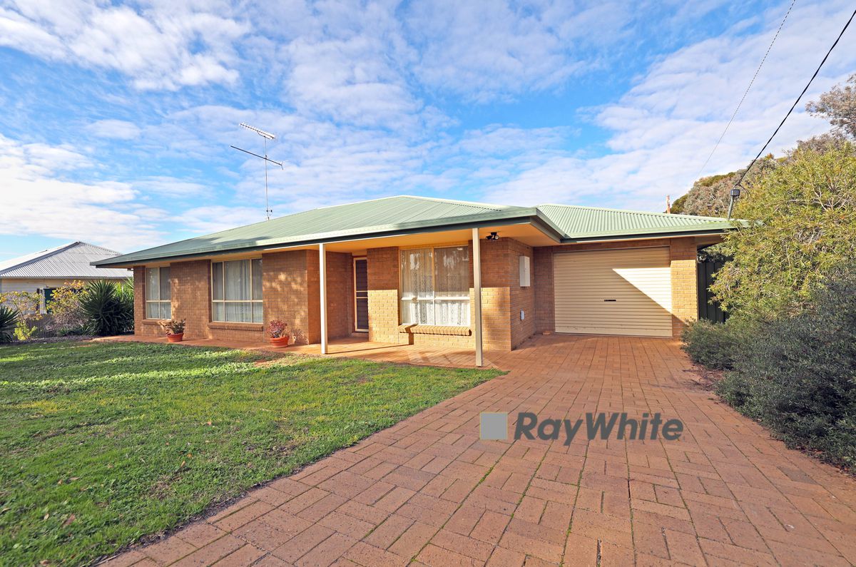 4 Cooper Street, Ouyen, VIC 3490 for Sale