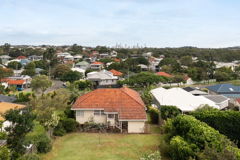 Real Estate for Sale in Wavell Heights QLD 4012