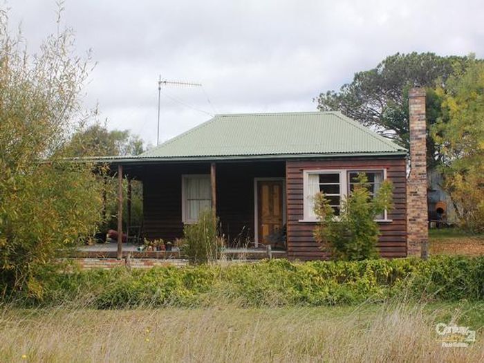 35 Brereton Street, Hillgrove, NSW 2350 Property Details