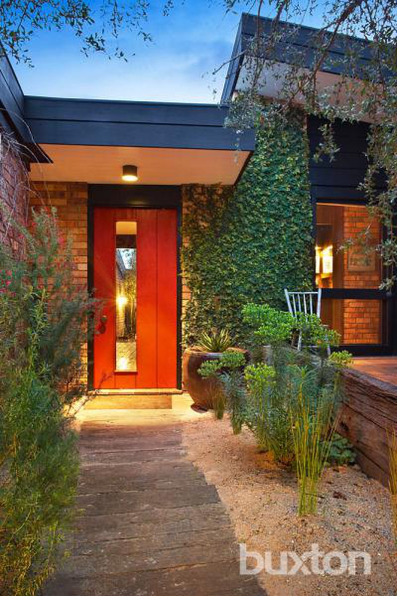 14 Point Avenue, BEAUMARIS SOLD Mar 2016