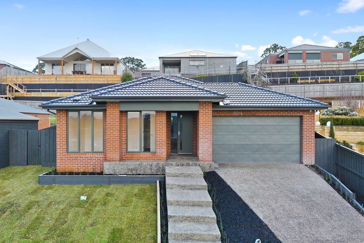 13 Manallack Lane, Drouin, VIC 3818 for Sale