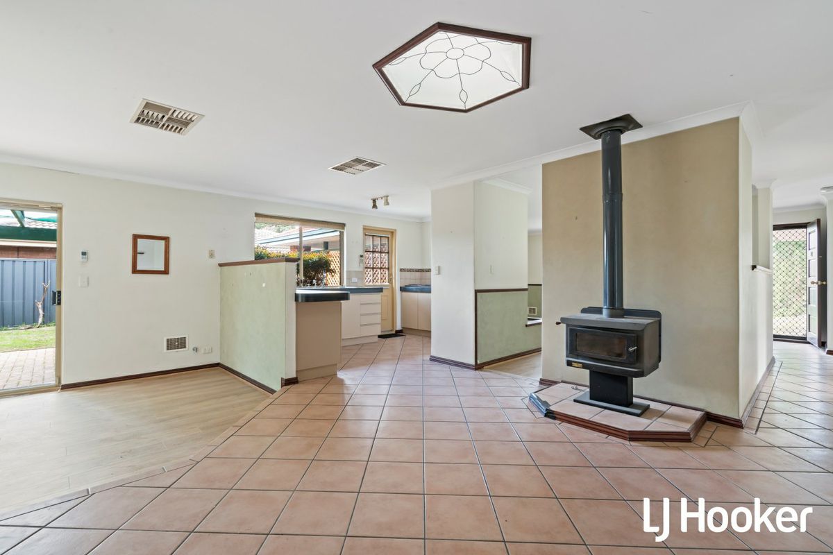 THORNLIE for Rent 22 Larkspur Place, Thornlie, WA 6108 for Lease AVBL