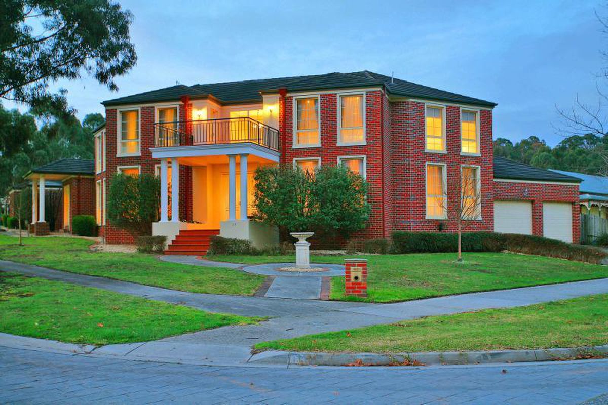 17 Parkside Blvd, Lysterfield South, VIC 3156 for Sale