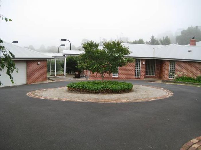 69 Beaumont Road, Berwick, VIC 3806 Property Details